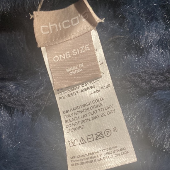 💣💣Chico’s scarf faux fur pull through blue scarf💣💣 - Picture 3 of 4